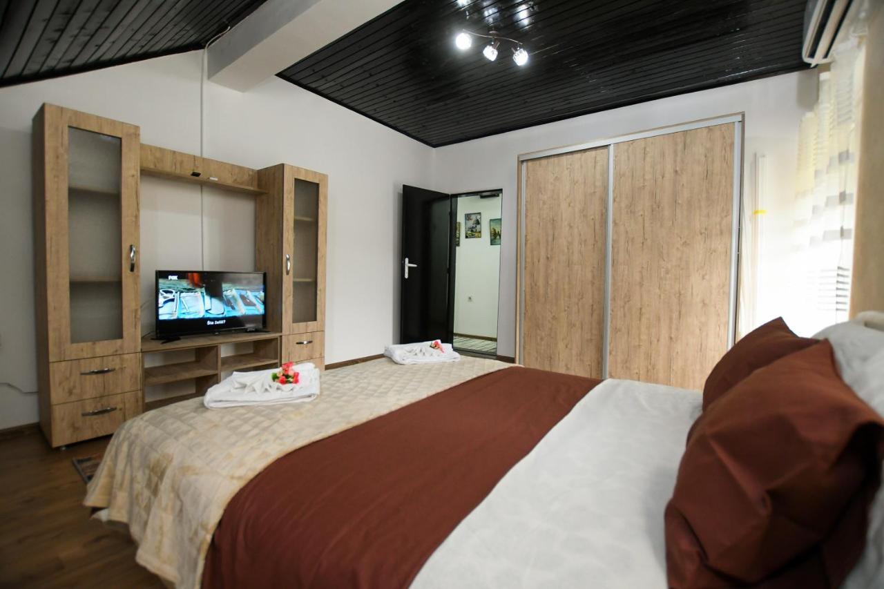 Pejovic Apartment *